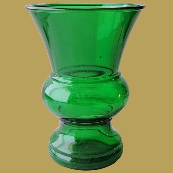 Vintage 1960s Napco 1170 Emerald Green Glass 8" Urn Vase - Picture 1 of 5
